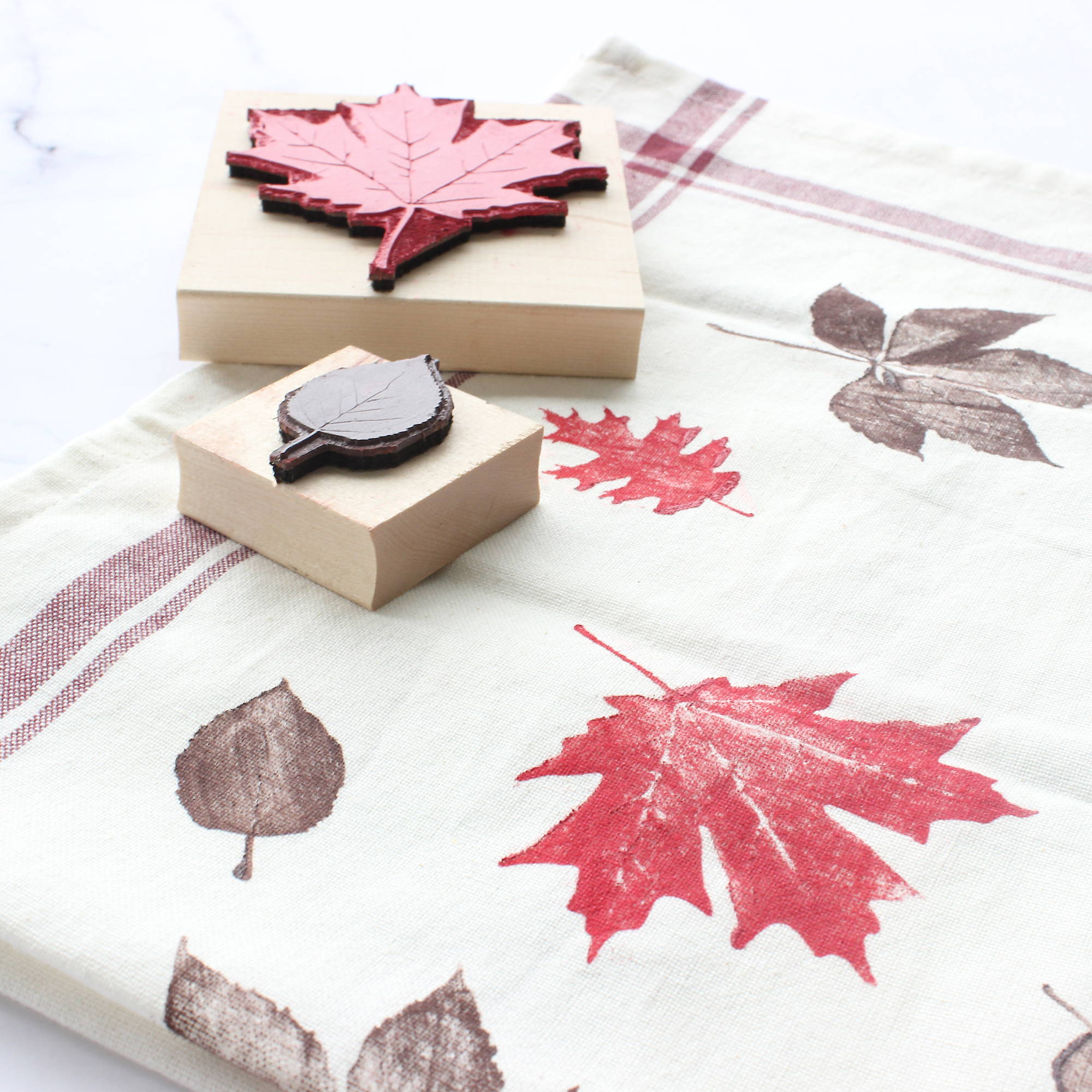 DIY Tea Towel Tutorial (Stamped Kitchen Towels)